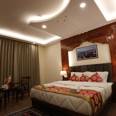 Hotel The Grand Khasdan 레 외부 사진
