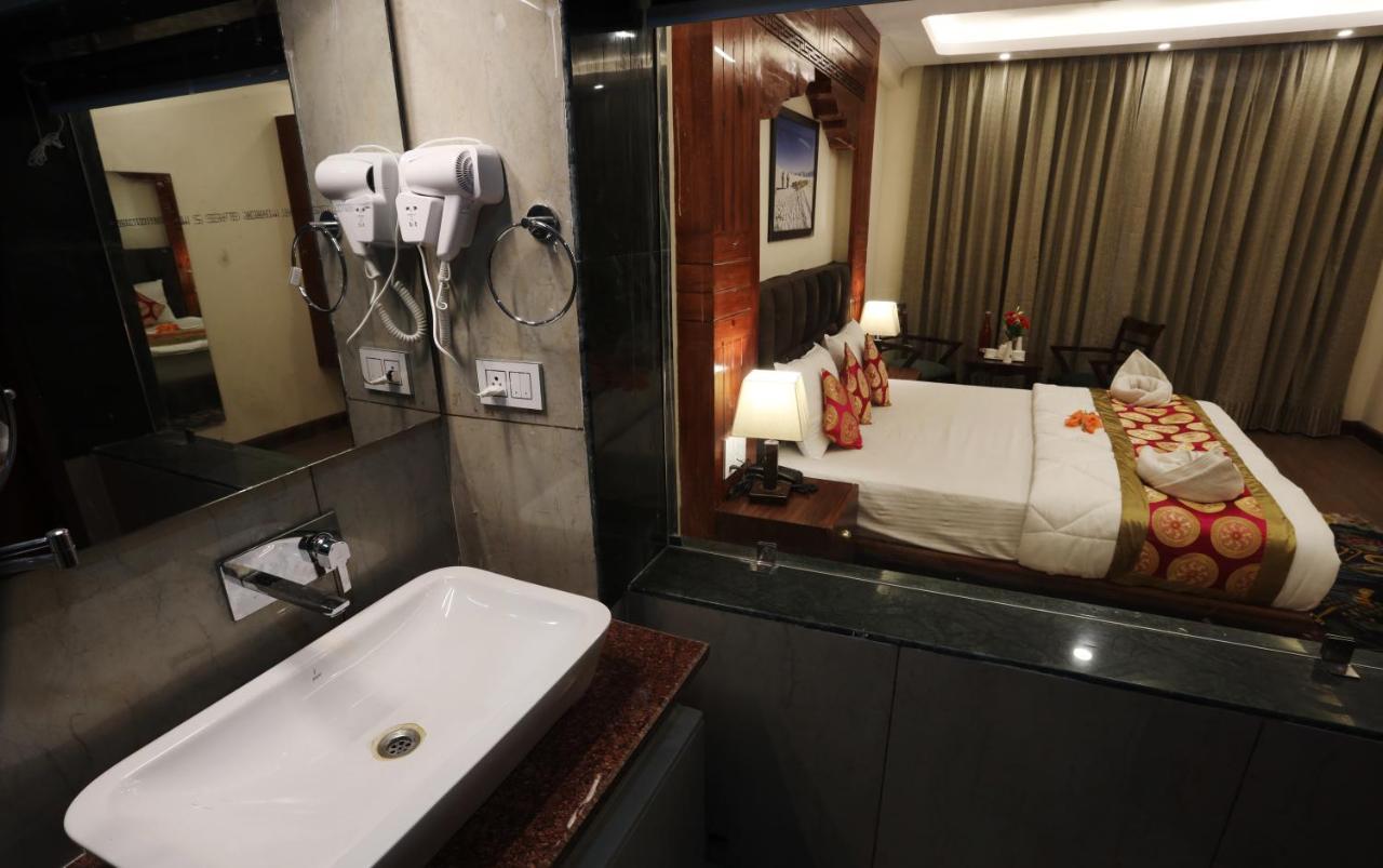 Hotel The Grand Khasdan 레 외부 사진