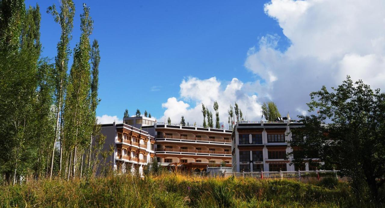 Hotel The Grand Khasdan 레 외부 사진