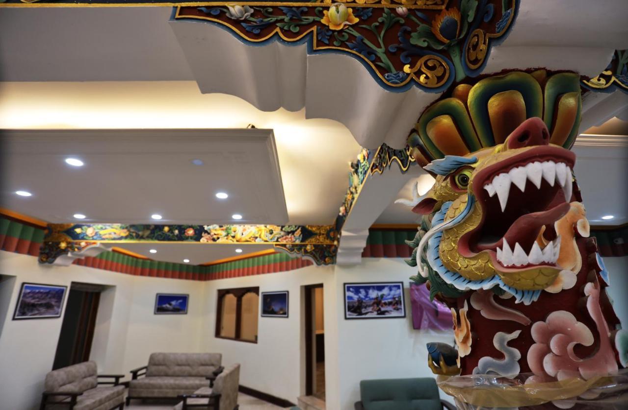 Hotel The Grand Khasdan 레 외부 사진