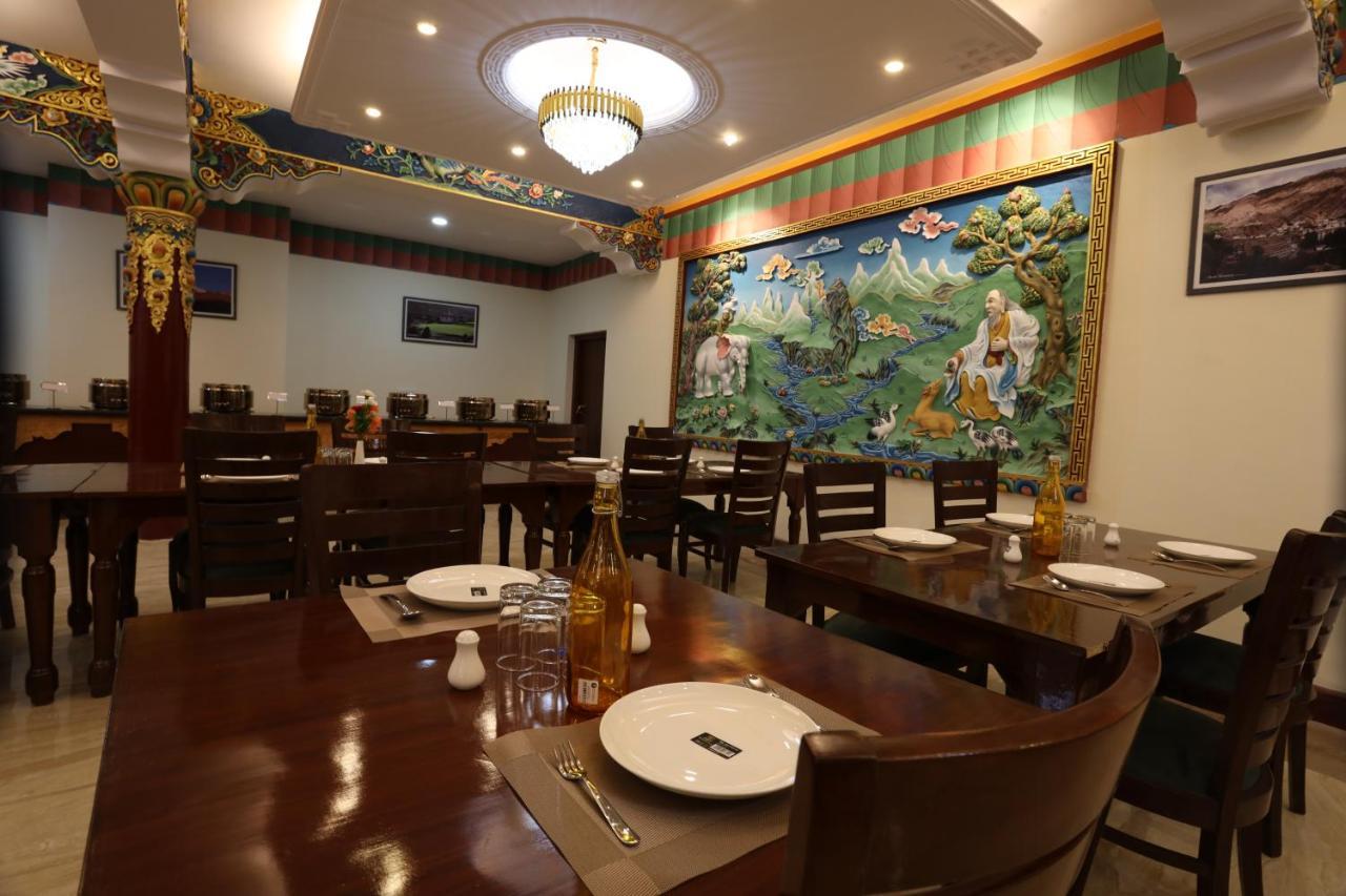 Hotel The Grand Khasdan 레 외부 사진