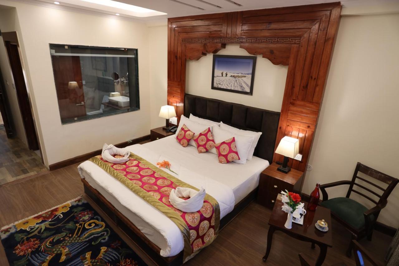 Hotel The Grand Khasdan 레 외부 사진