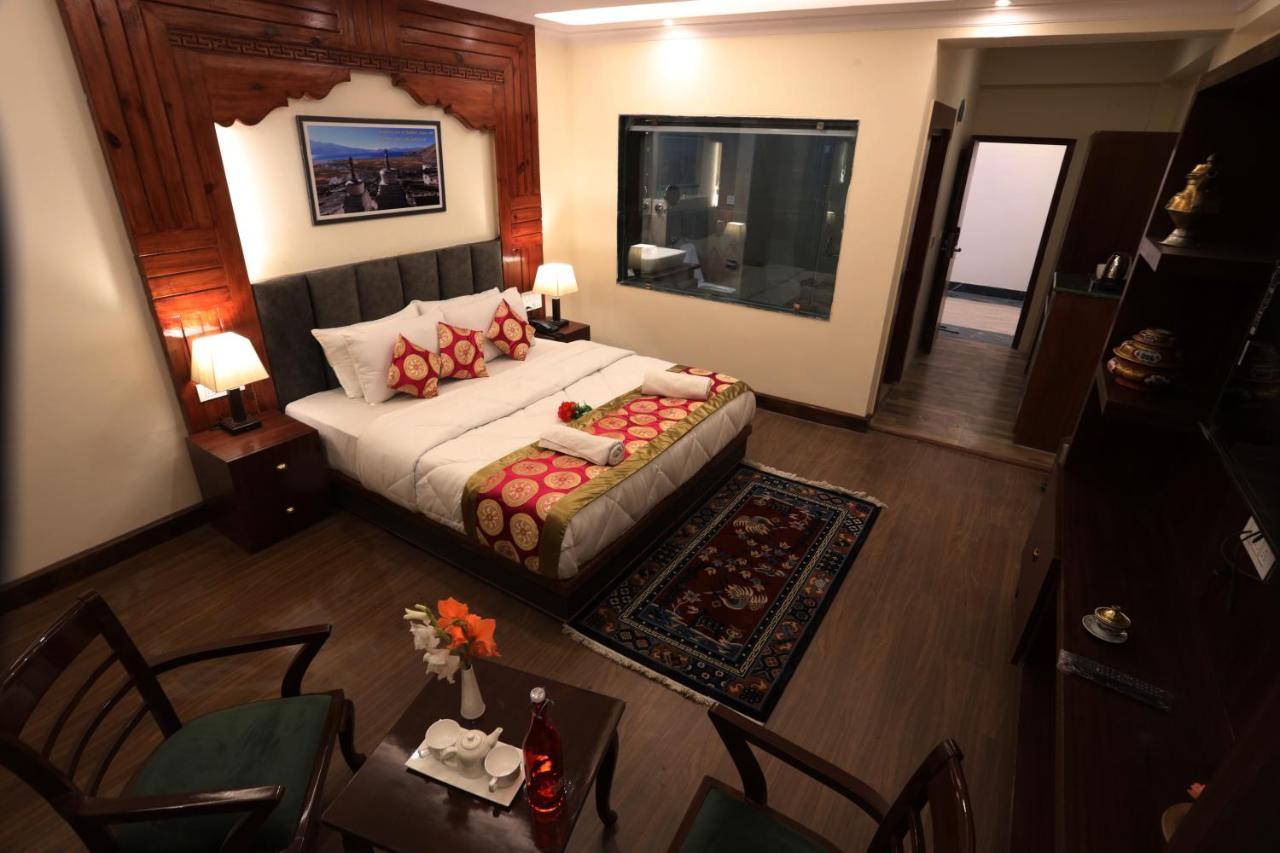 Hotel The Grand Khasdan 레 외부 사진