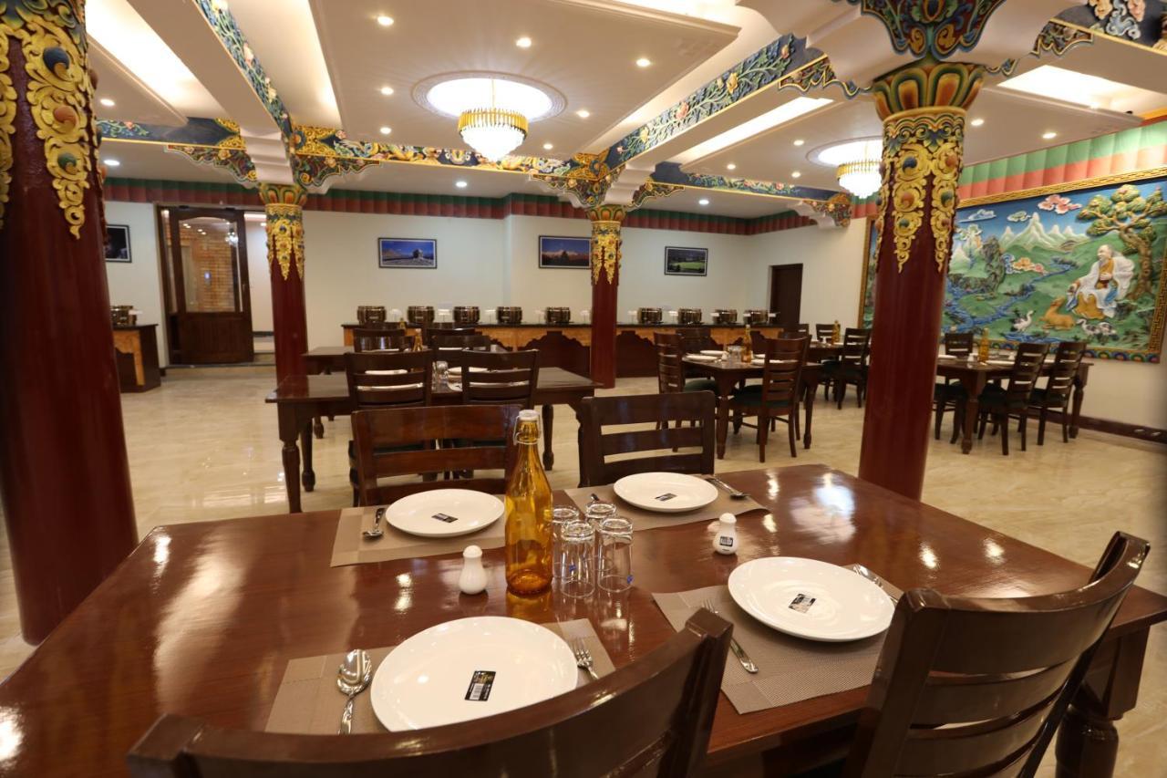 Hotel The Grand Khasdan 레 외부 사진